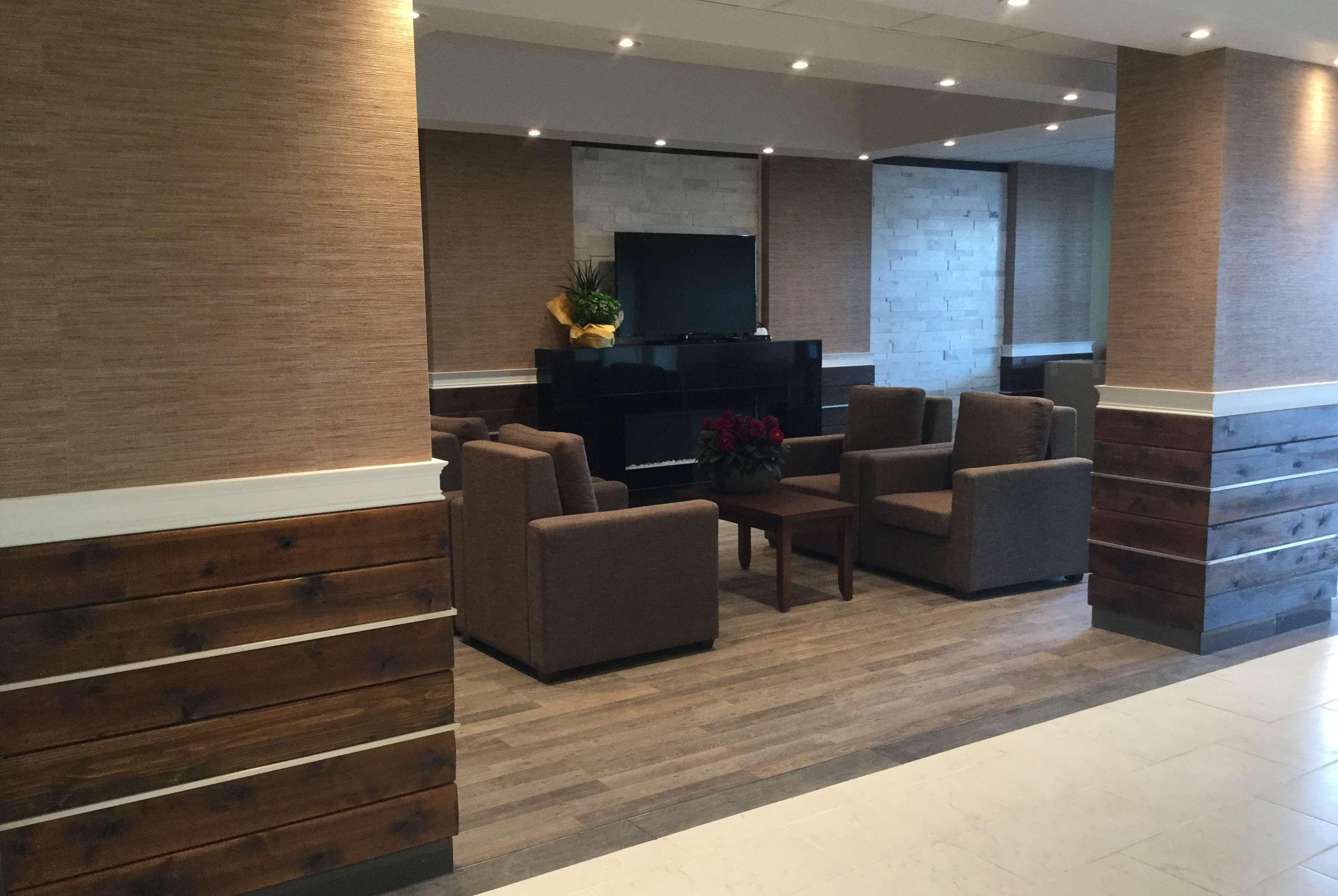 Super 8 By Wyndham Hardisty Hotel Exterior foto