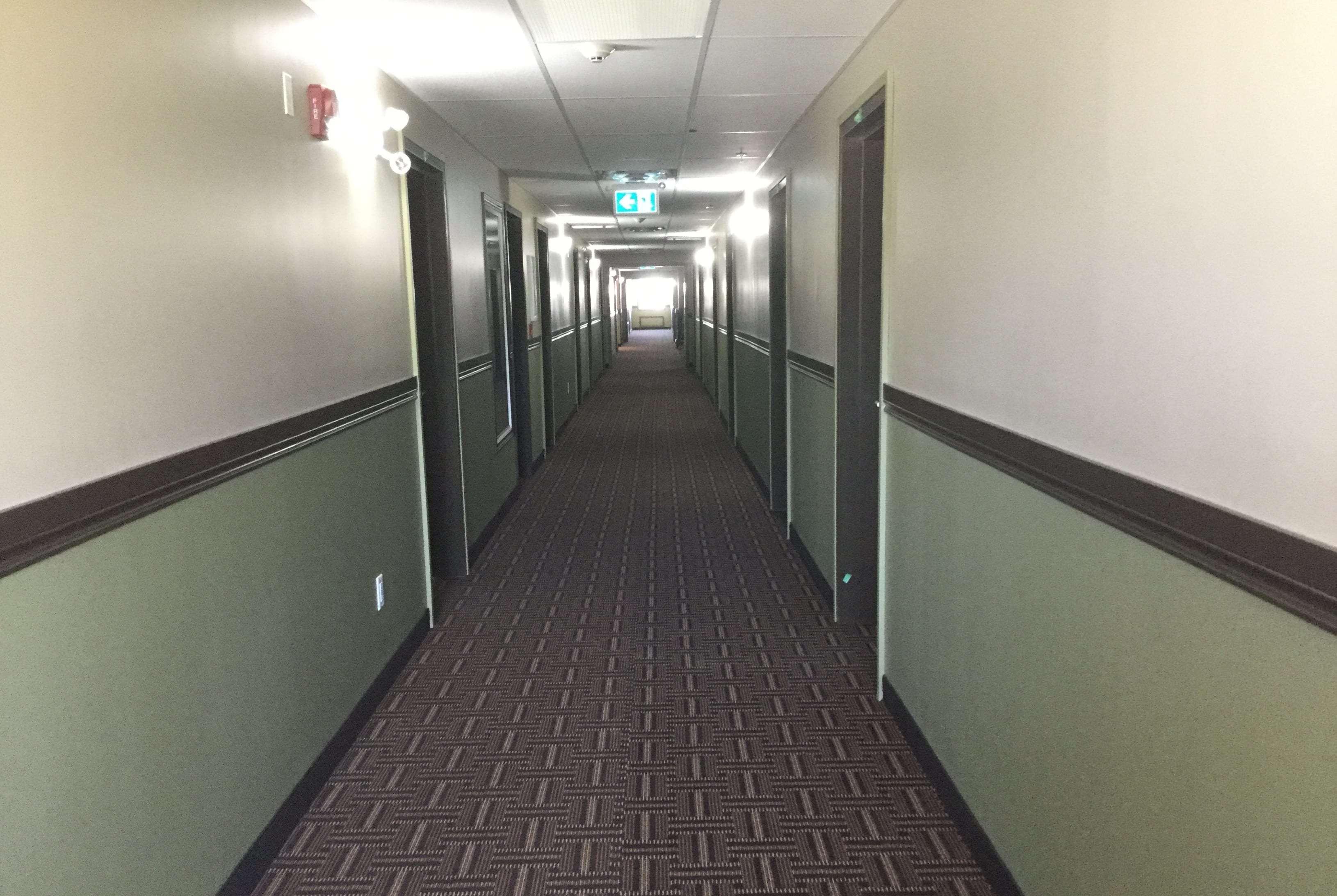 Super 8 By Wyndham Hardisty Hotel Exterior foto
